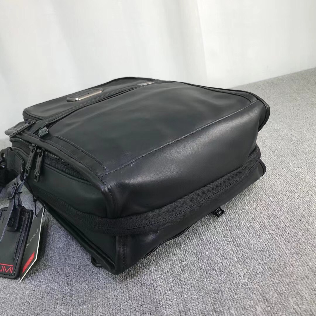 Túi đeo chéo nam