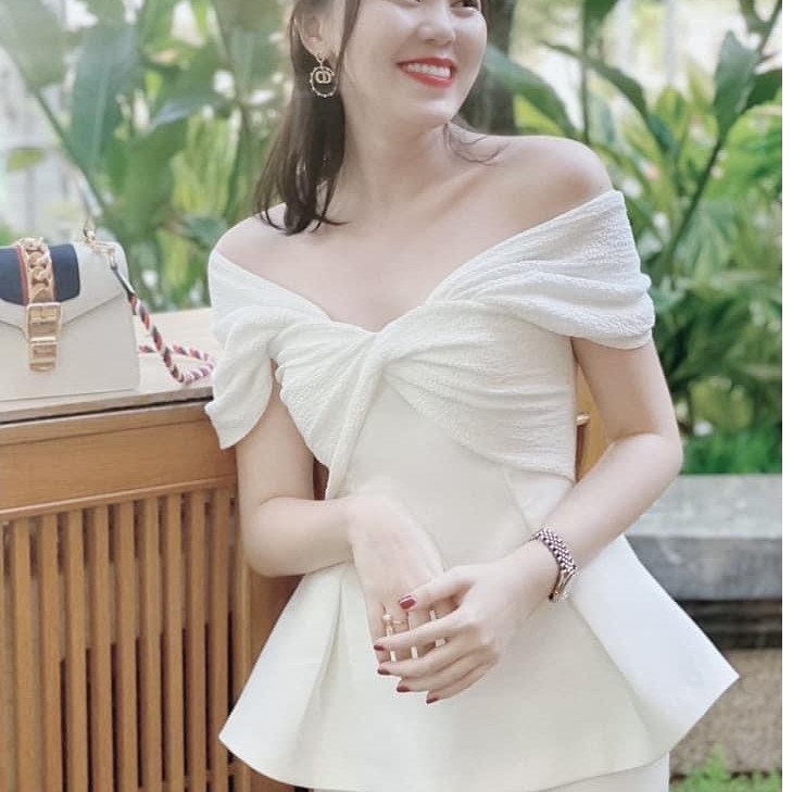 Áo peplum trễ vai cổ vuông bo eo dáng xòe