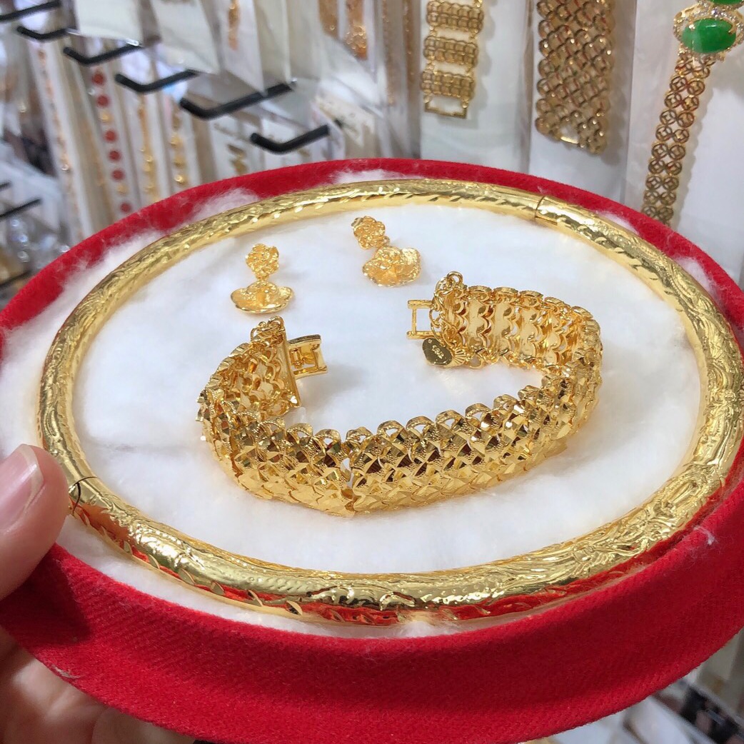 Bộ trang sức cưới mạ vàng 24k gồm 1 kiềng cổ rồng phụng 1 lắc tay 1 đôi bông y hình