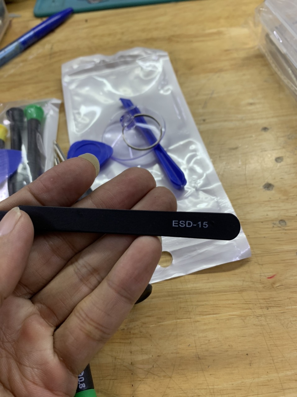 Bộ vít mở iphôn 5/6/7/8/X nhỏ gọn 7in1