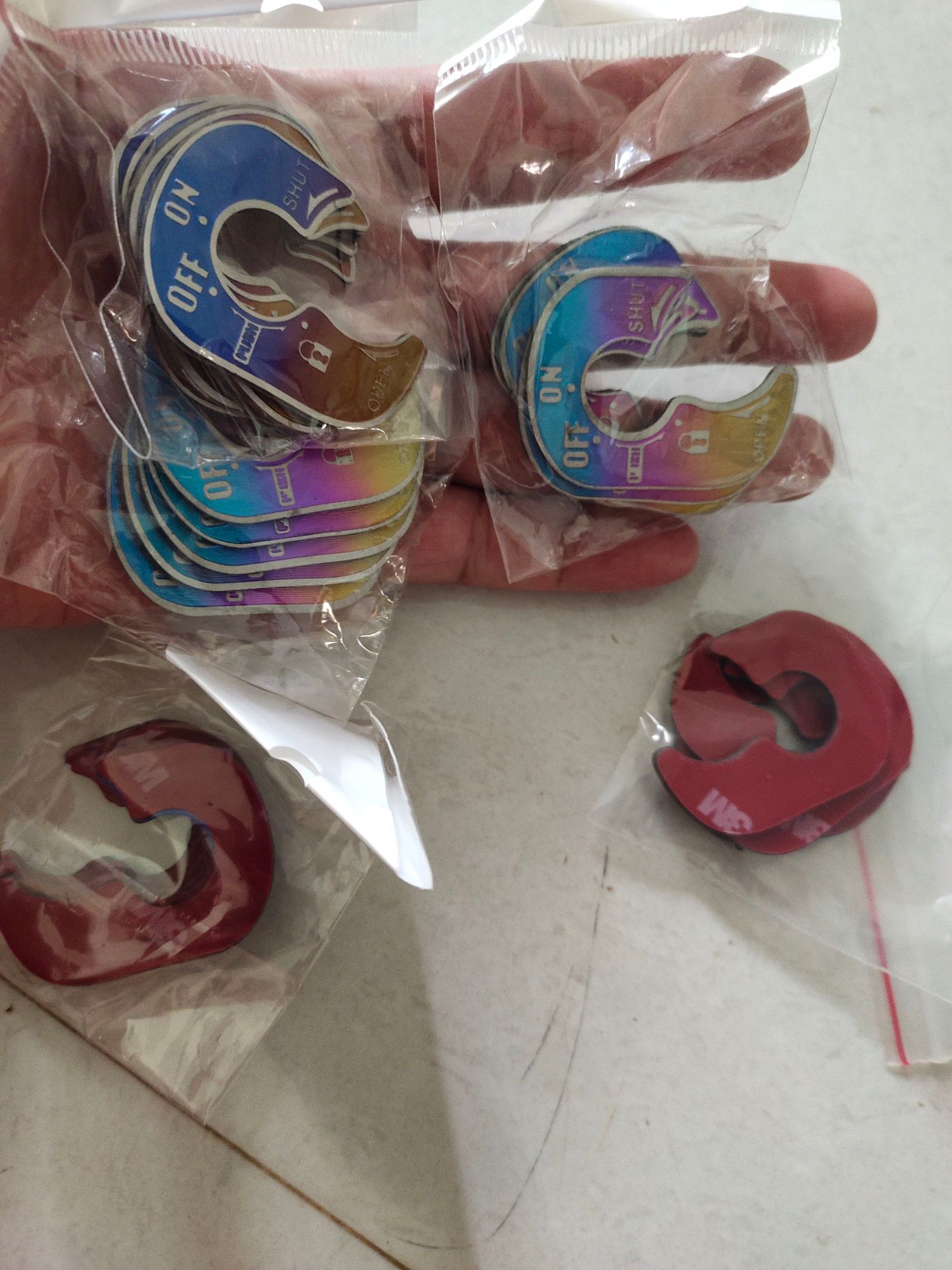 Tem titan dán ổ khóa winner v1
