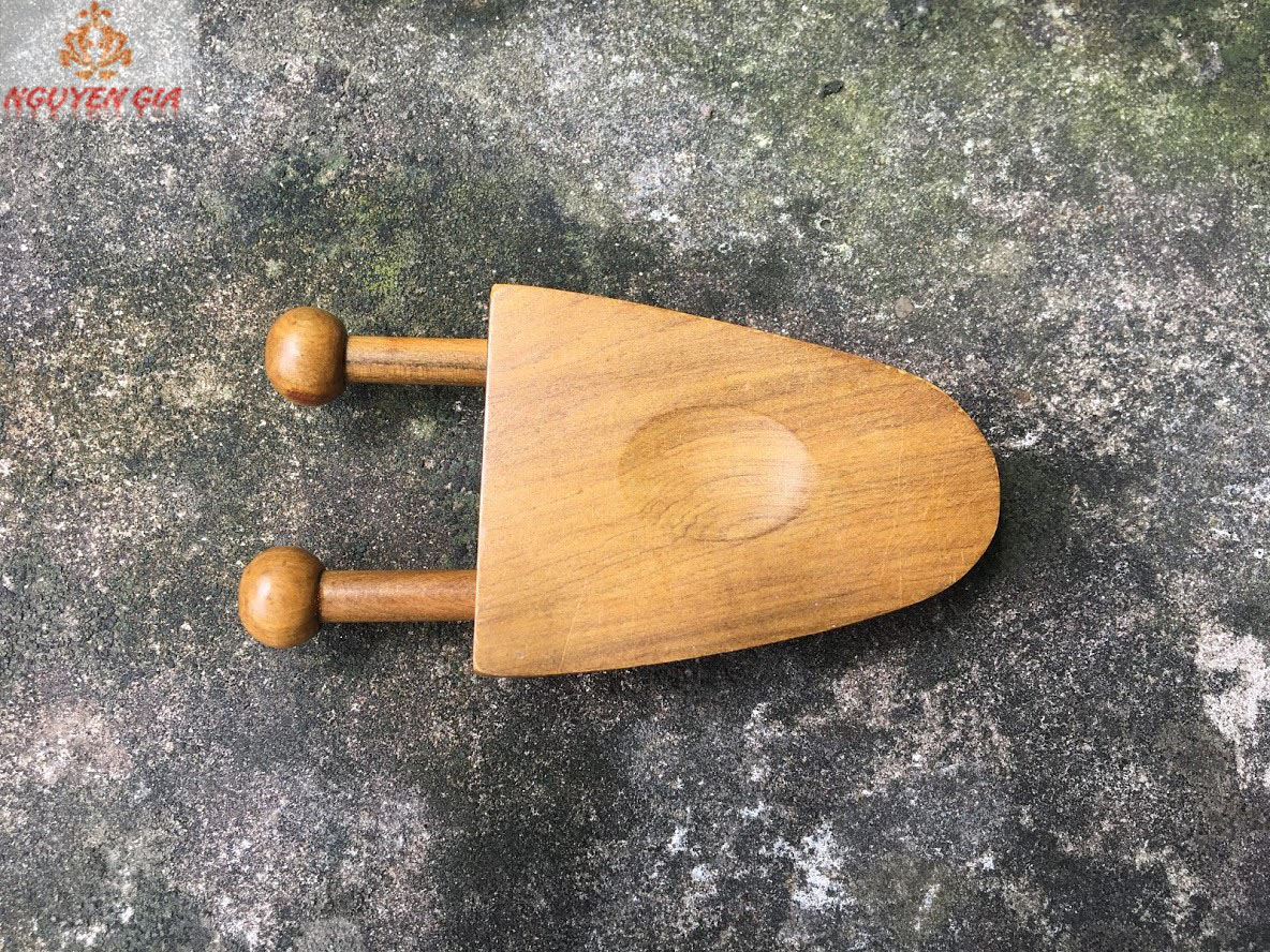 Dụng cụ massage mặt mũi bằng gỗ Bách Xanh