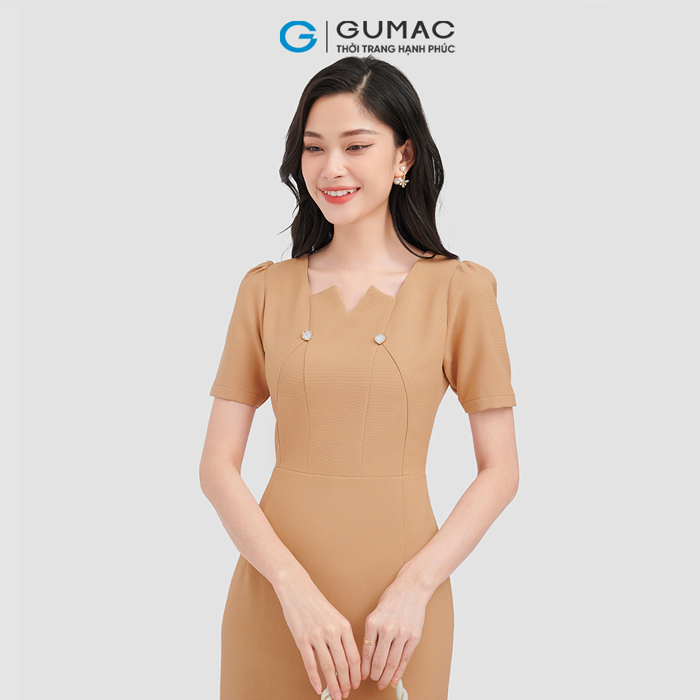 Đầm ôm GUMAC, đầm rã cổ đính nút DC09063