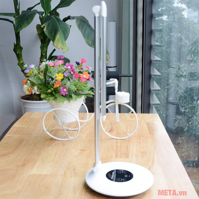 Đèn bàn Led Panasonic NNP61923 (màu bạc) [ GIAN HÀNG UY TÍN][HÀNG CHÍNH HÃNG]