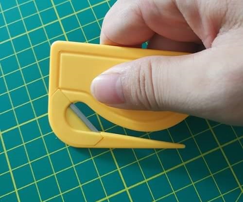 Dao cắt bạt decal trên máy in