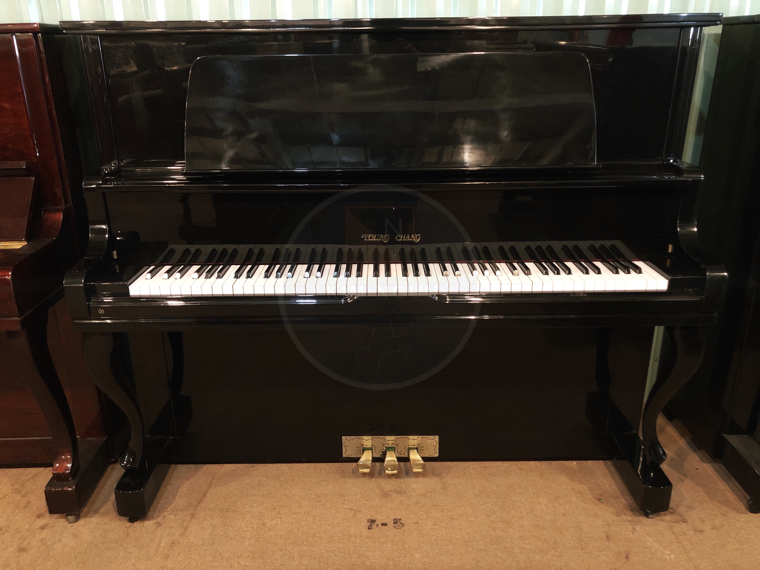 ĐÀN PIANO YOUNG CHANG U131