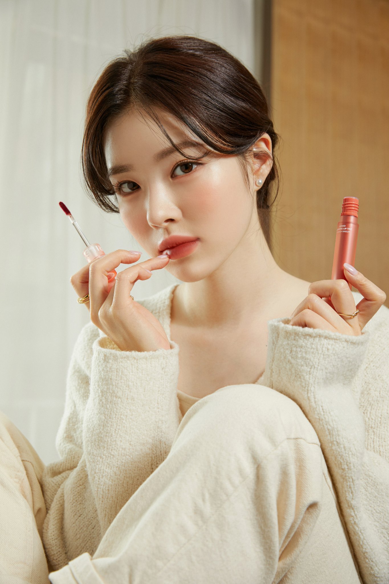 Son kem lì Aprilskin Mood Blurring Lip Tint 4g