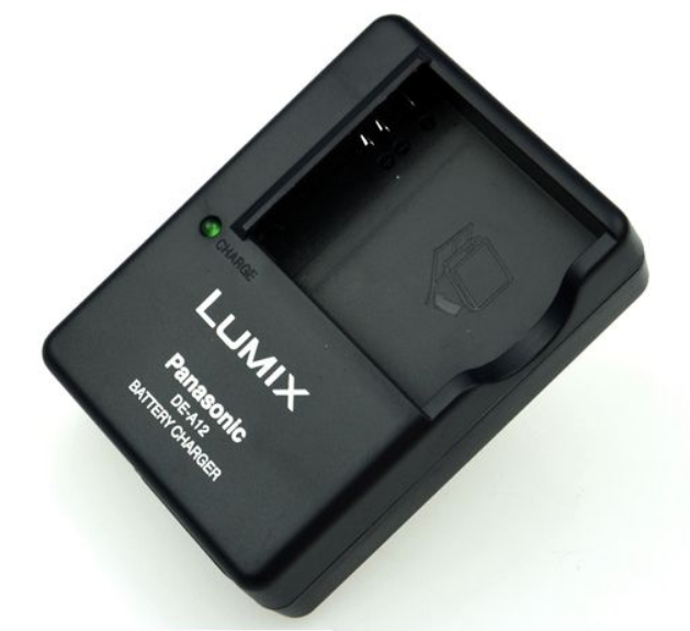 Sạc máy ảnh Panasonic DE-A12 (cho pin CGA-S005) - Hàng nhập khẩu