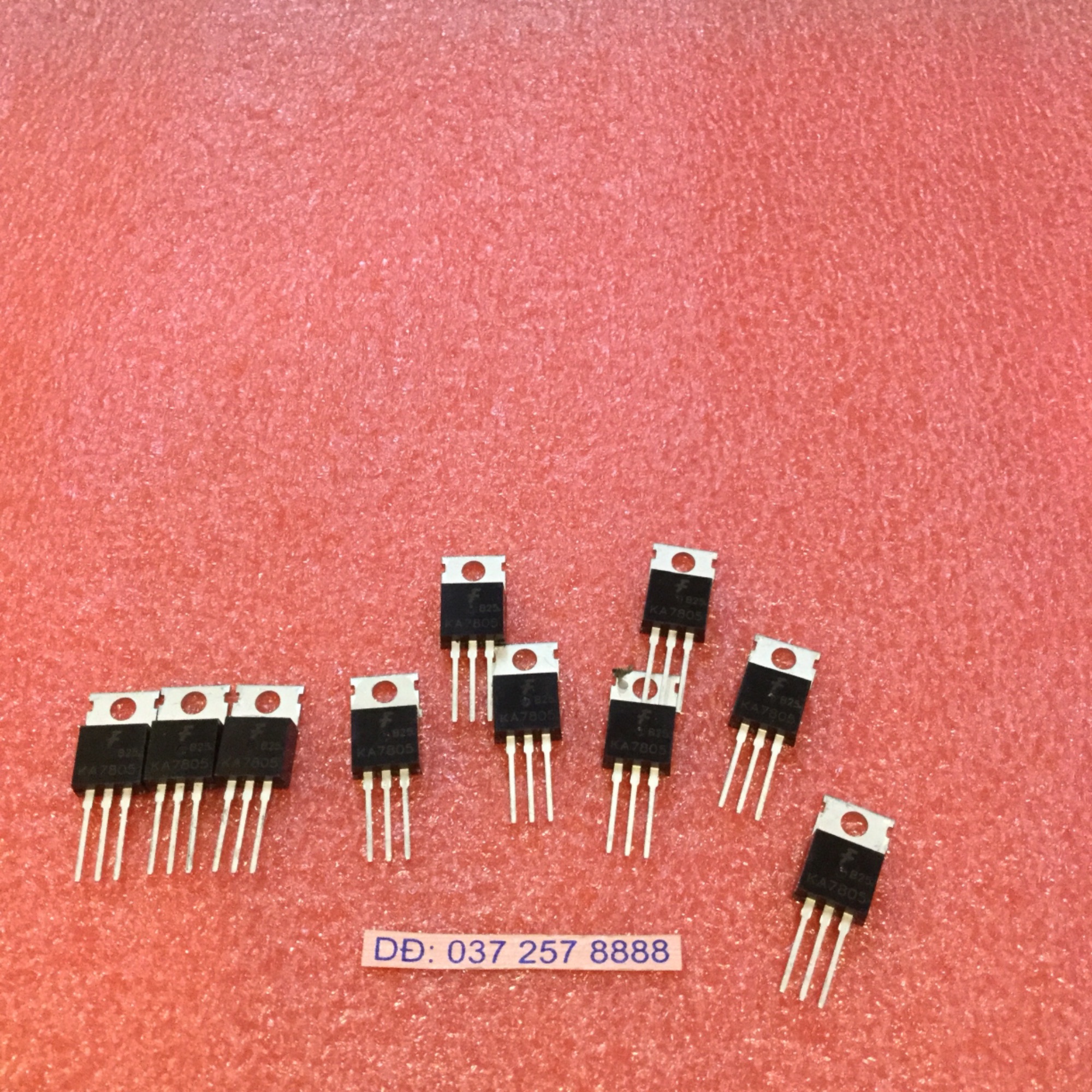IC ổn áp 7812 (12 v ) giá cho 10 chiếc