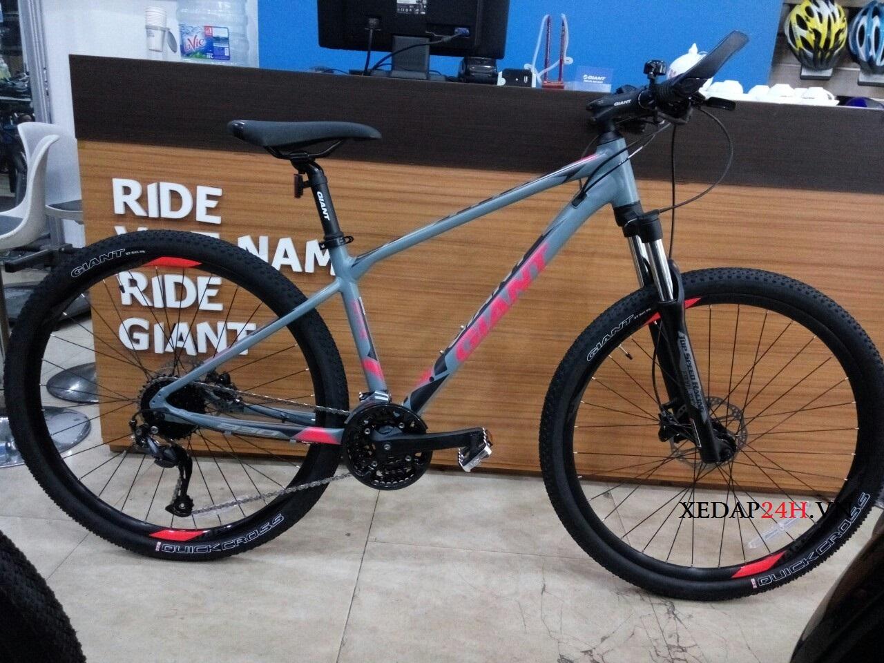 xe đạp thể thao GIANT ATX 830 2020 bánh 27.5 27 tốc độ