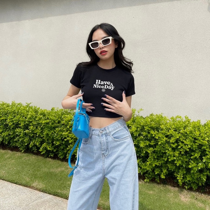 Áo Croptop Thêu Chữ Have A Nice Day