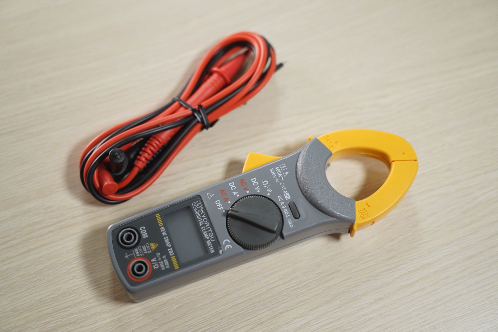 Ampe kìm Kyoritsu Kewtech KT203