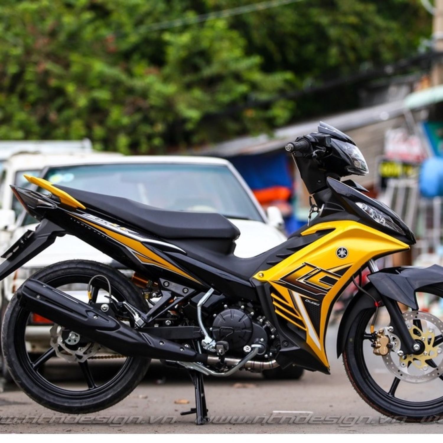 Tem rời exciter 135 lc chỉ trắng dán xe vàng đen