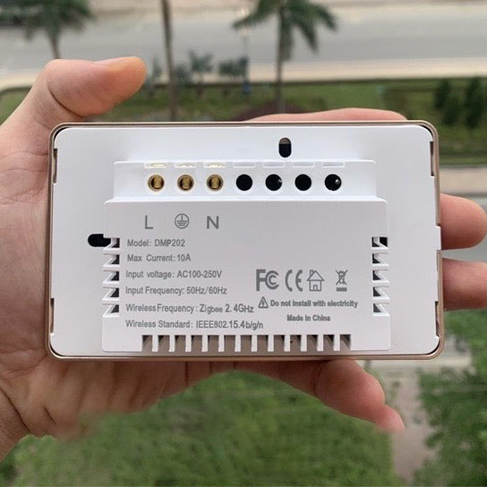 Ổ cắm âm tường thông minh Tuya Zigbee