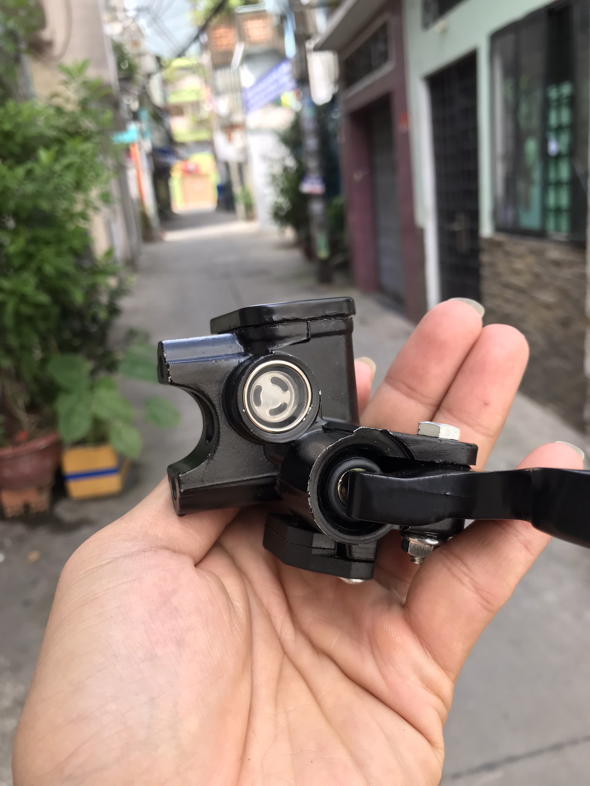 Sirius, Tay thắng Sirius xăng cơ phụ kiện Sirius