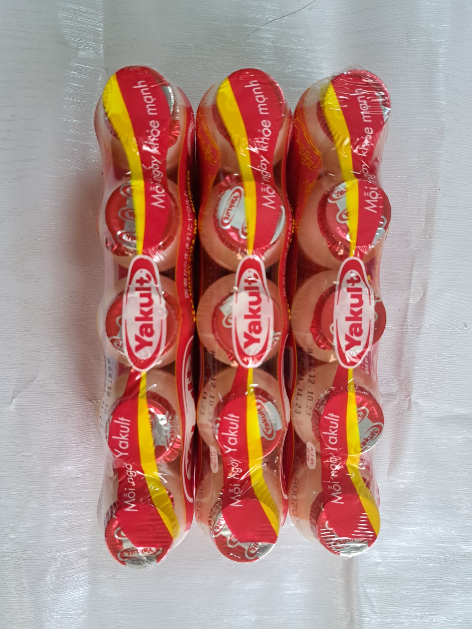 03 Lốc (15 chai) sữa chua uống lên men yakult 65ml