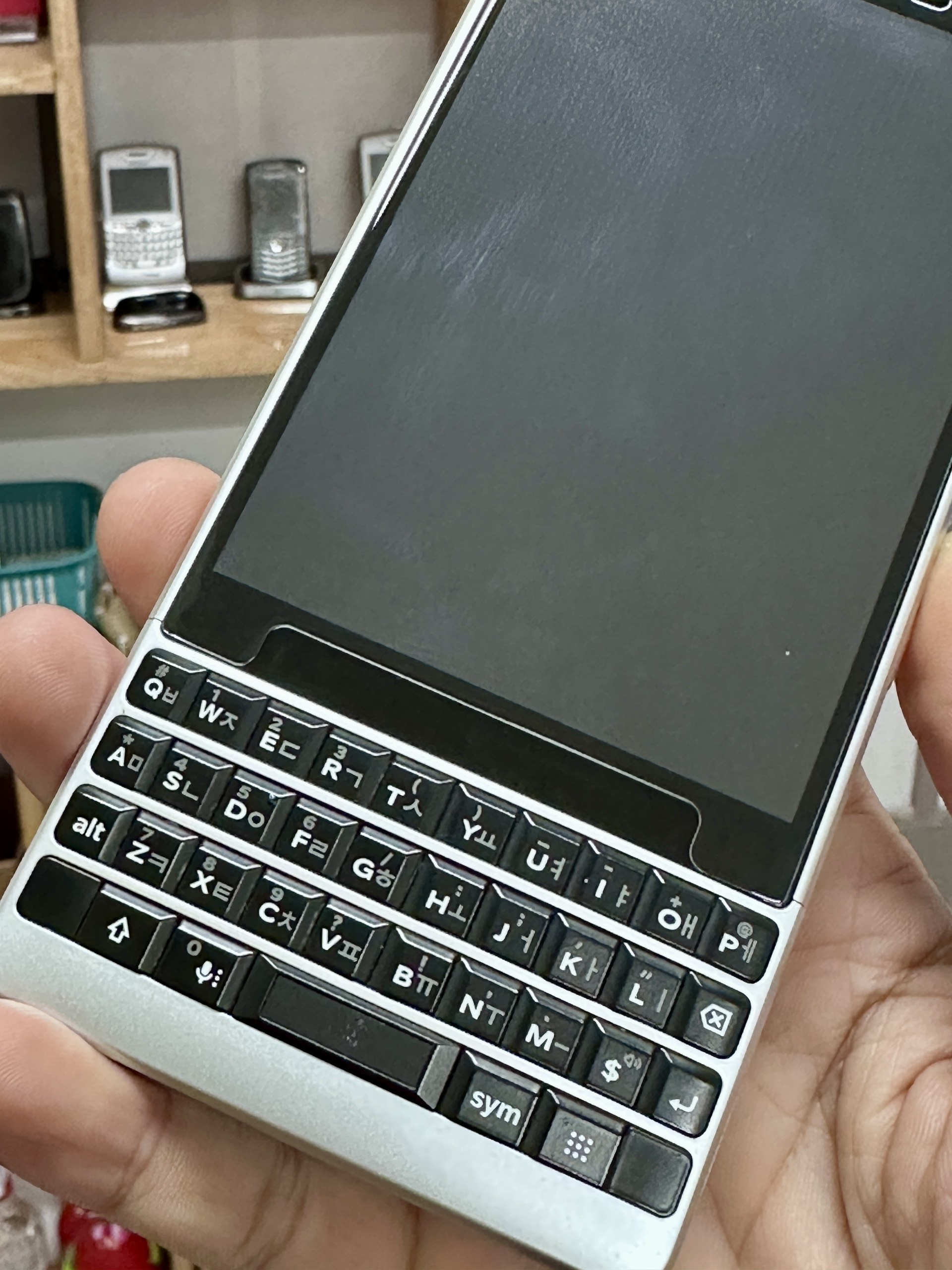 [LaoHac Store] Dán cường lực cho BlackBerry Key 2