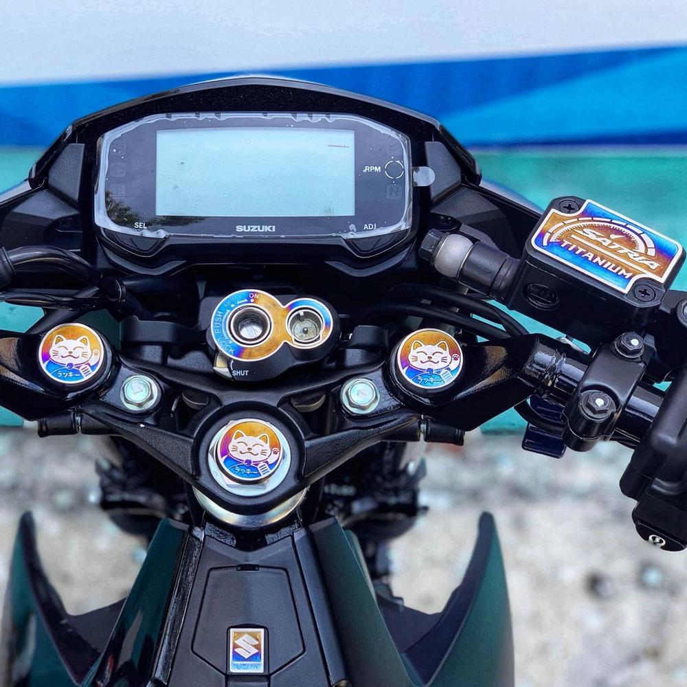 [ COMBO 4 TITAN ] TEM LOGO TITAN THẦN MÈO VẪY CHÀO,TEM TITAN DÁN Ổ KHÓA TRANG TRÍ XE MÁY NÉT CỰC KỲ (SATRIA FI,RAIDER FI]