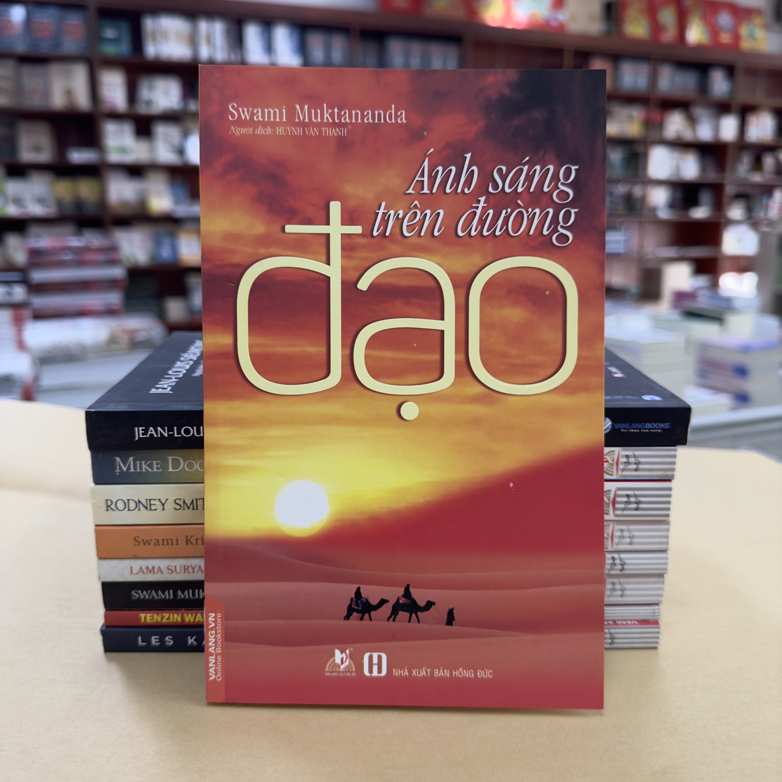 Sách - Ánh Sáng Trên Đường Đạo-Vanlangbooks