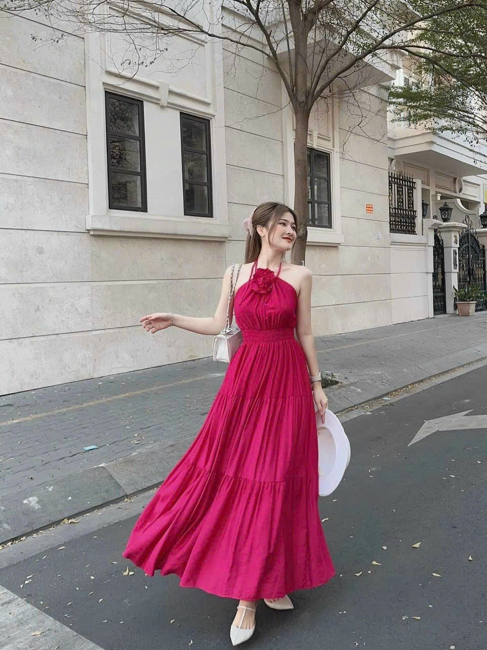 Đầm xòe cổ yếm kết bông có mút