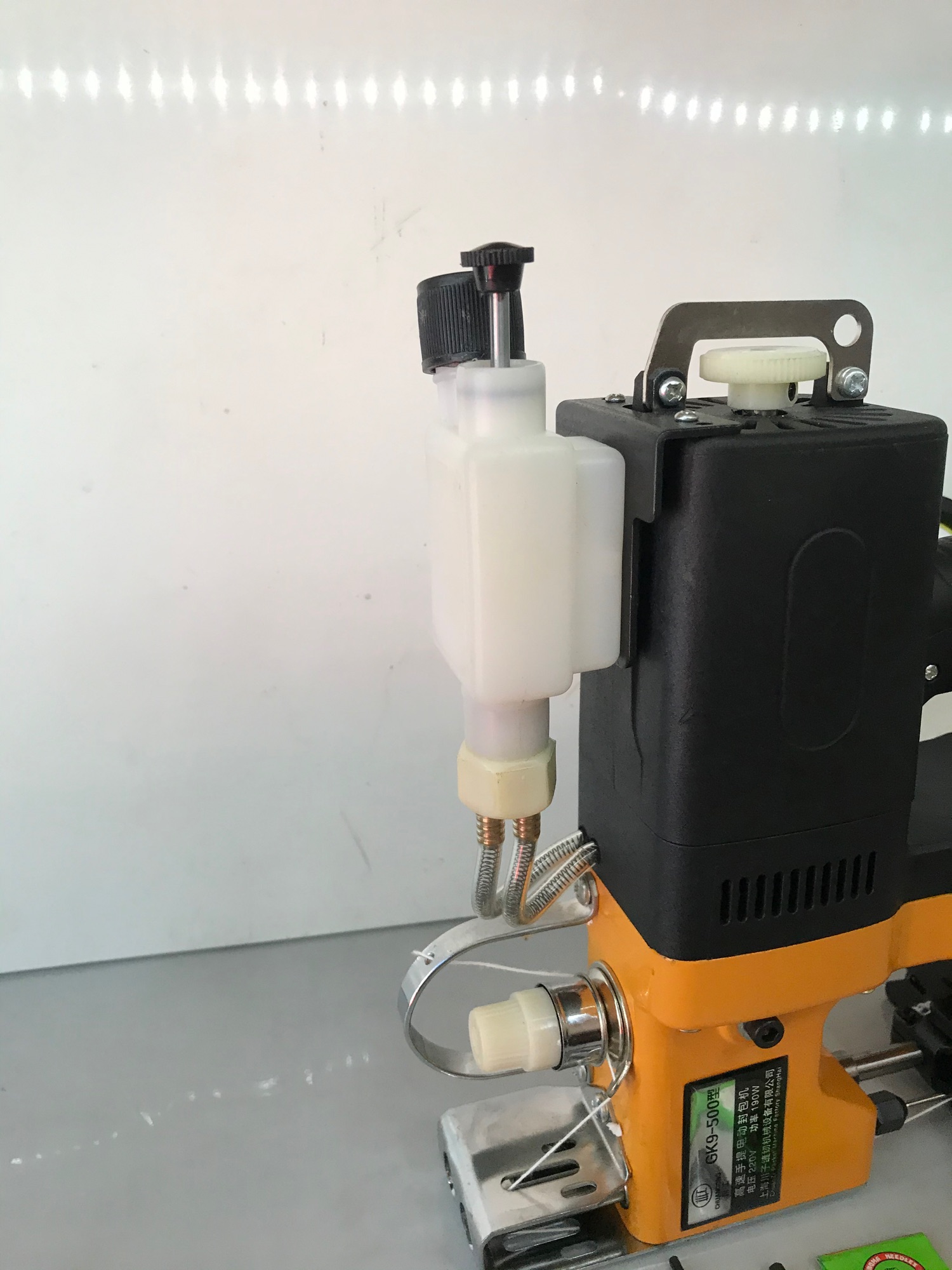 MÁY MAY BAO  CẦN TAY CÓ HỆ THỐNG BƠM DẦU