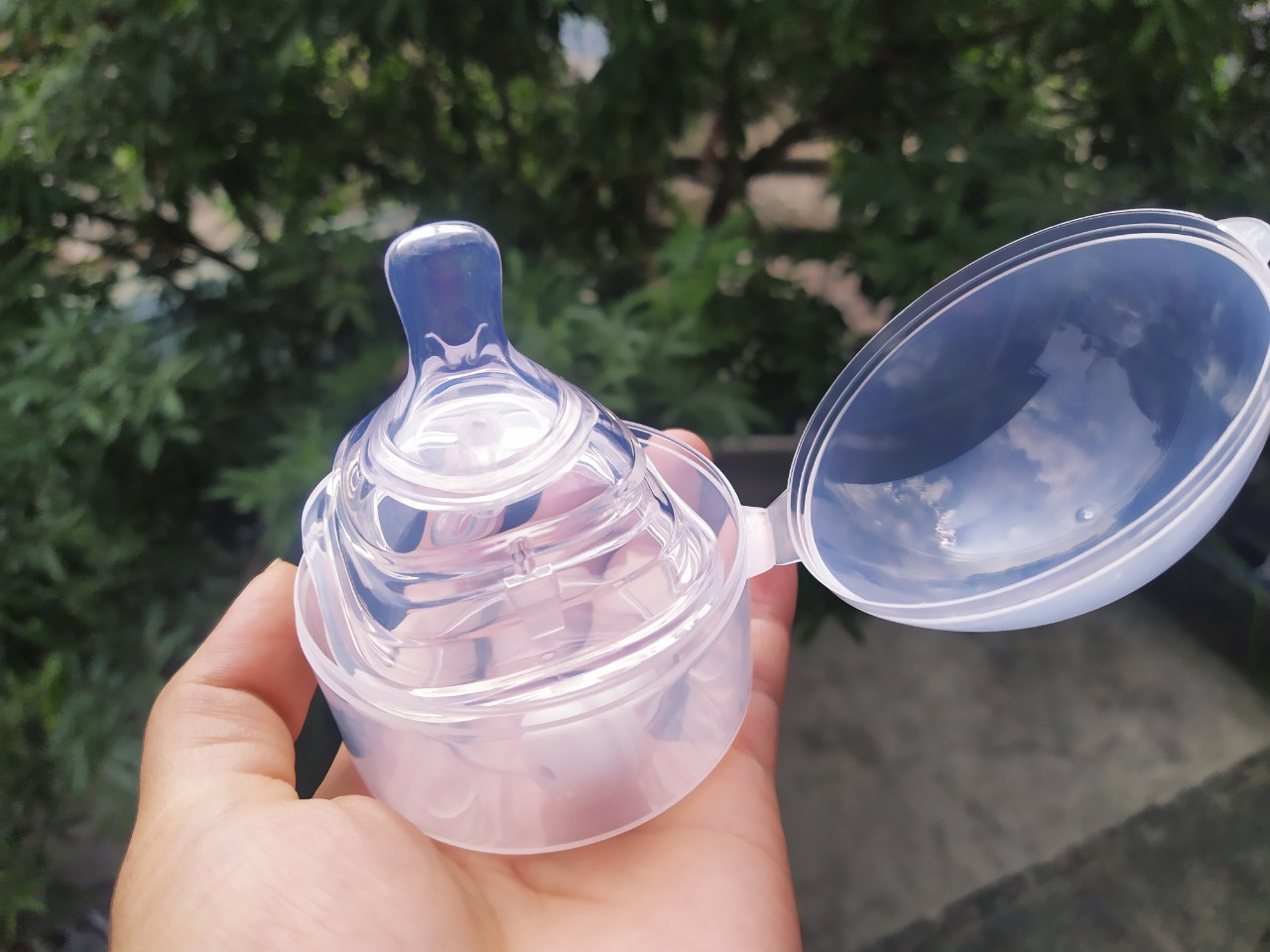 Núm tập hút kèm van chống sặc bình sữa Hegen (Có hộp đựng)