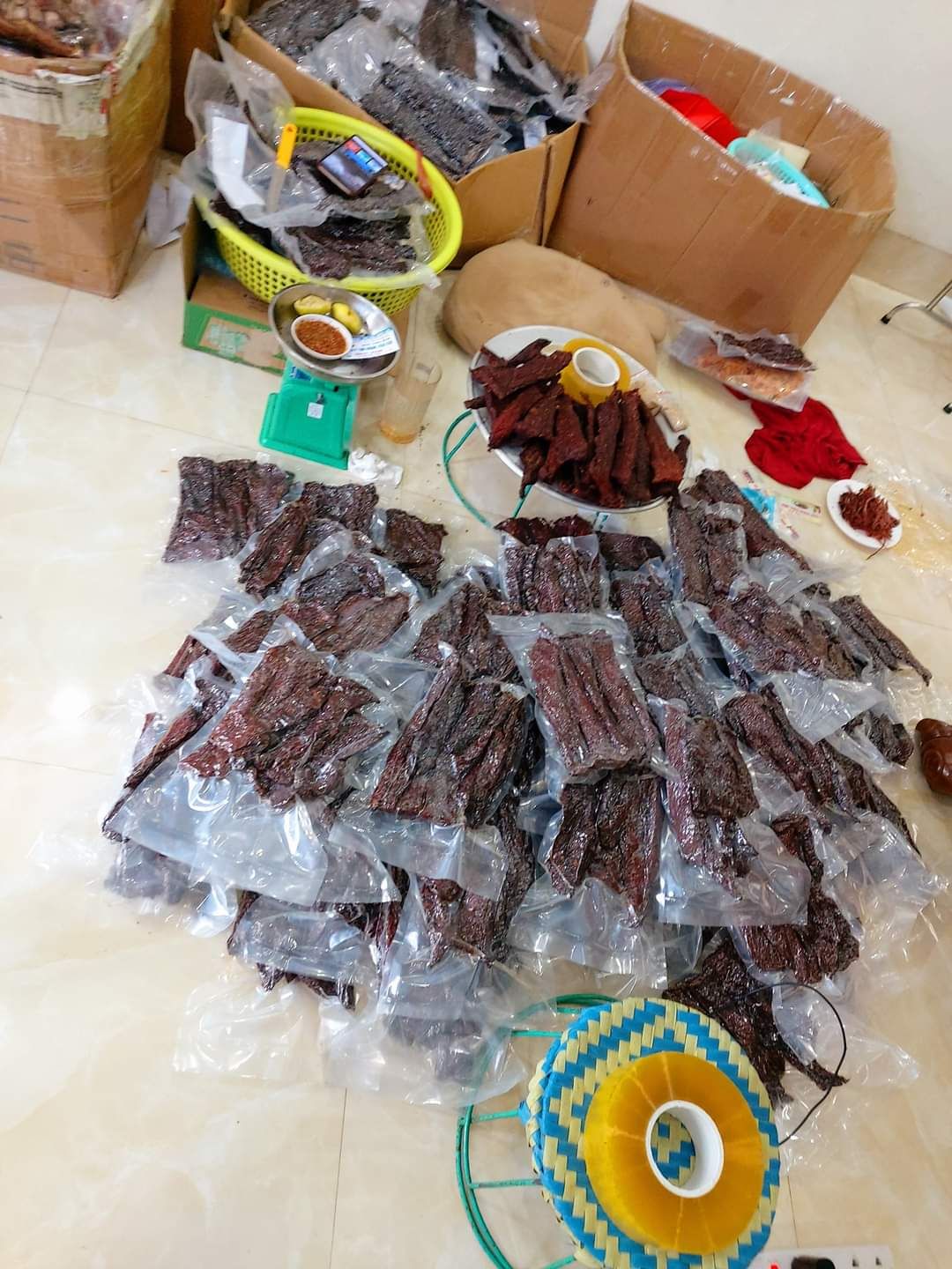 Thịt Lợn Khô Gác Bếp 500gr Tặng Kèm Chẳm Chéo