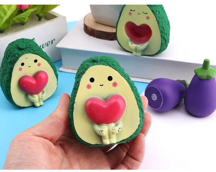 Quả bơ bóp kêu chíp chíp