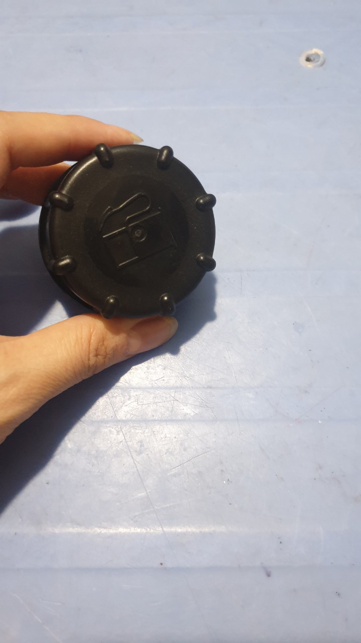 [HCM] NẮP BÌNH XĂNG LỚN MÁY CẮT CỎ 4 THÌ GX35 (2 CÁI)