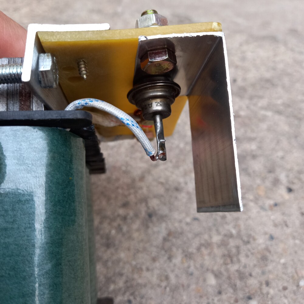 Sạc bình ac quy 12v từ 25Ah-70Ah