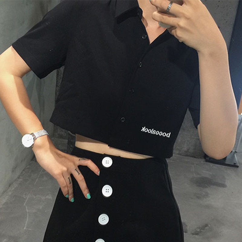 ÁO CROPTOP CỔ CHỮ V TAY NGẮN PHỐI NÚT