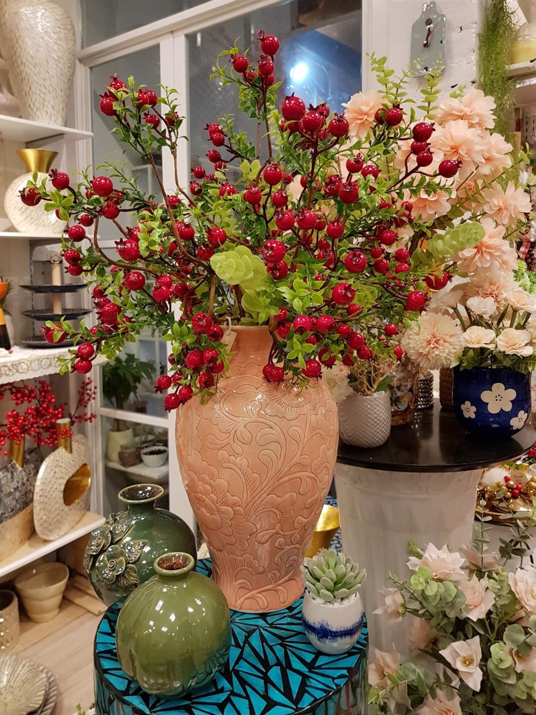 Quả giả, cành lựu đỏ may mắn tài lộc trang trí nhà cửa sang trọng