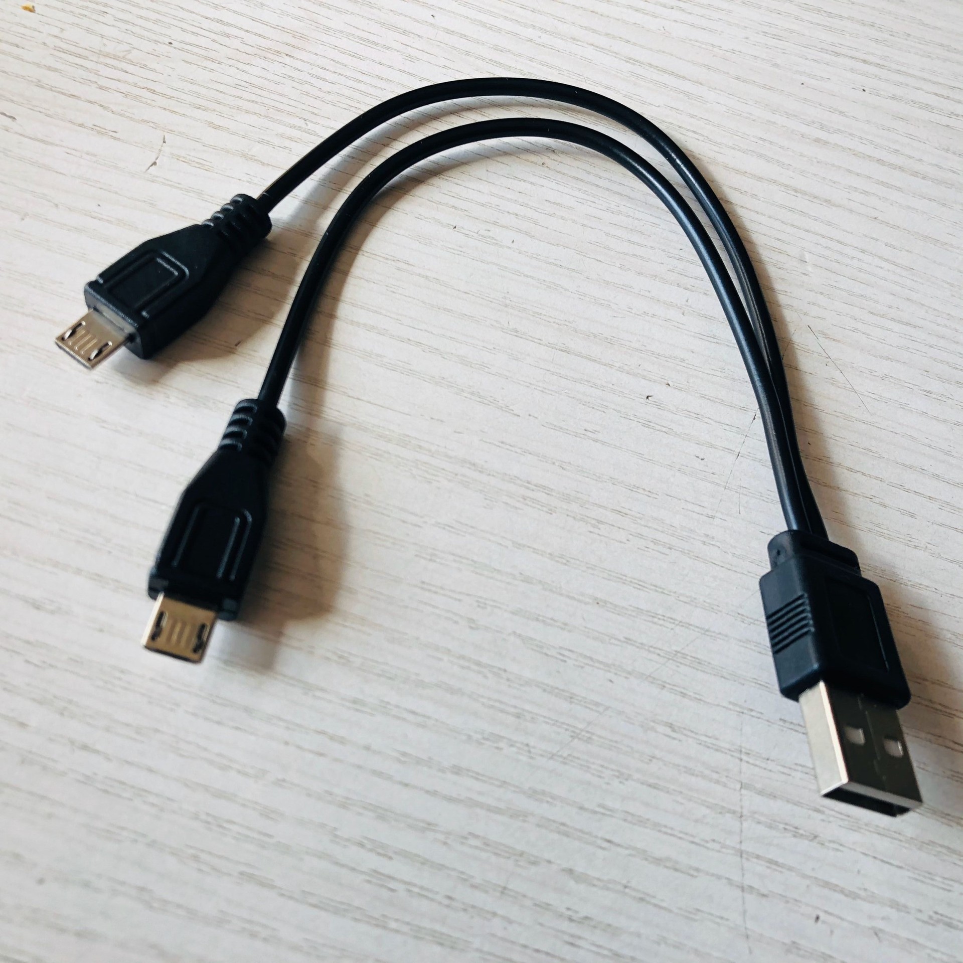 Cáp sạc USB ra 2 đầu micro ( V8)