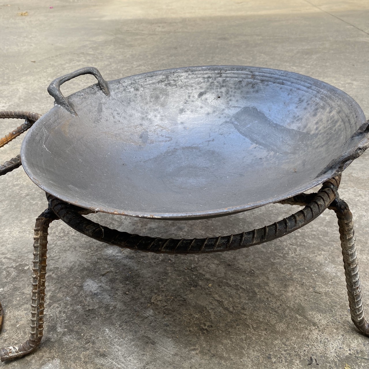 kiềng sắt đun bếp