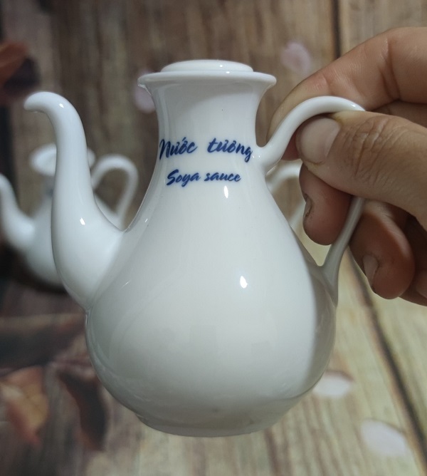 Bình đựng nước tương sứ Minh Long -