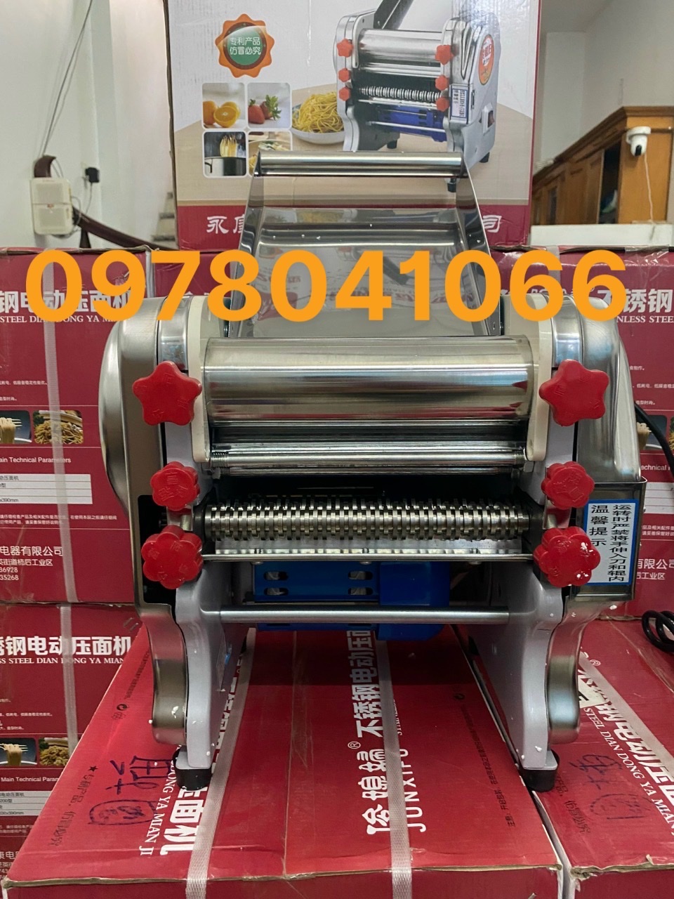 MÁY CÁN MÌ / máy cán bột FKM 240