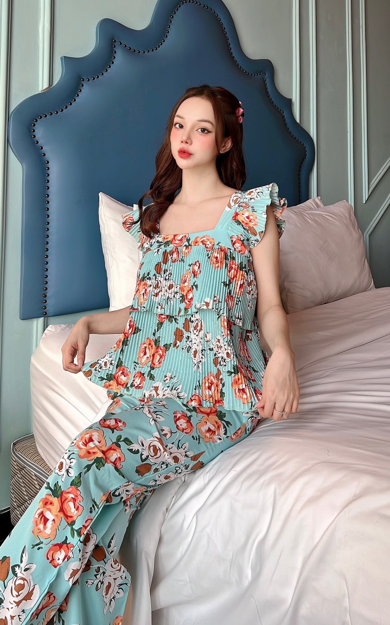 Set lụa hàn dập ly quần có túi họa tiết hoa nhí (Freesize dưới 60kg)