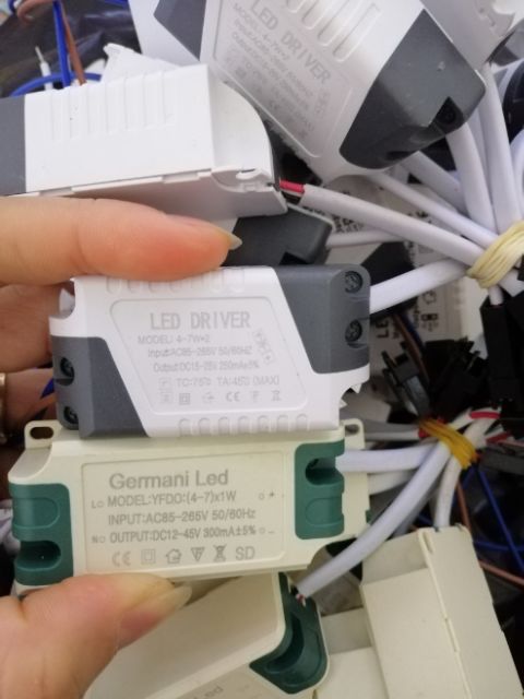 Chấn lưu  đèn 7w 3 màu