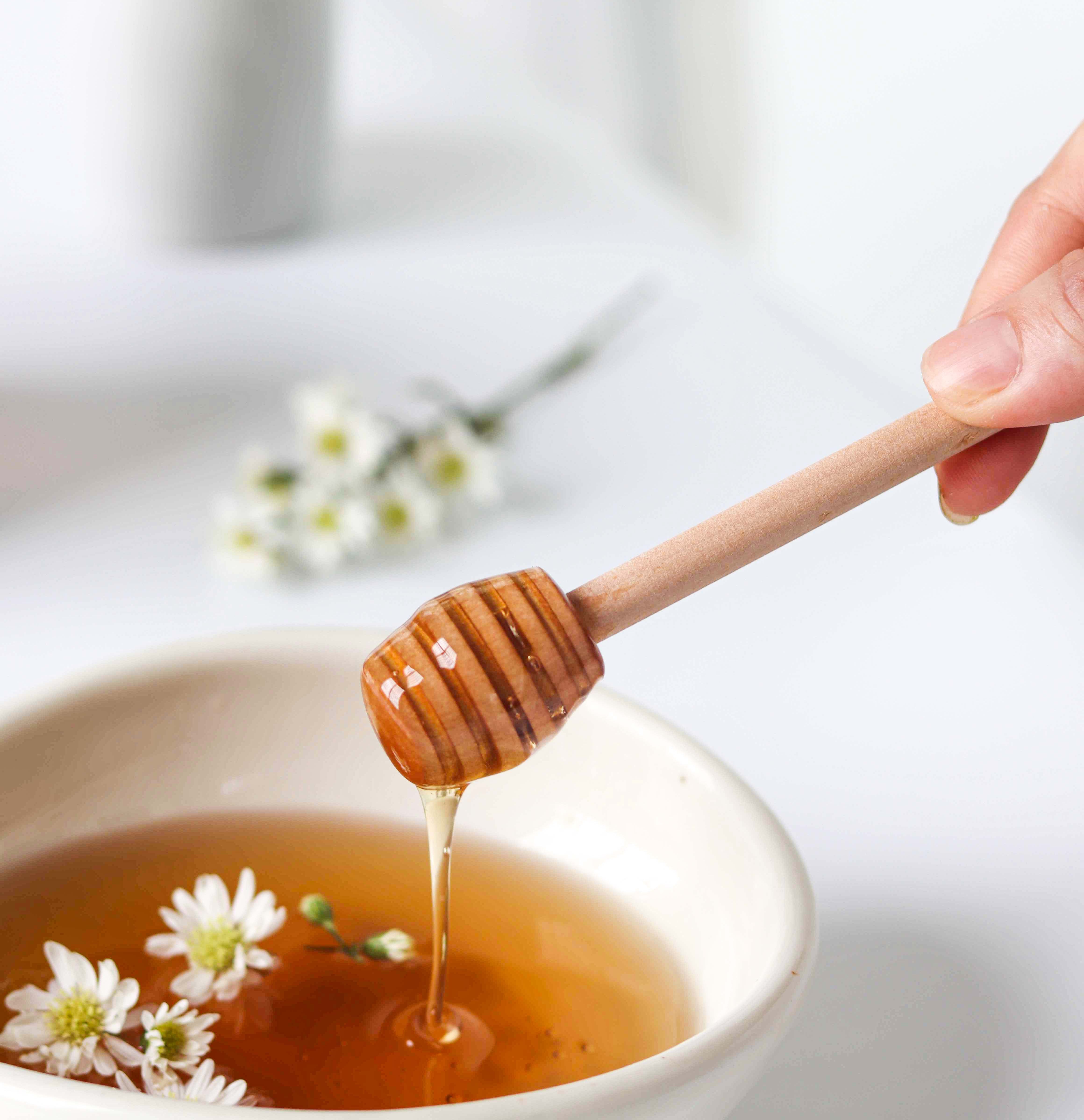 Que gỗ lấy mật ong, dụng cụ lấy mật ong Ohoo