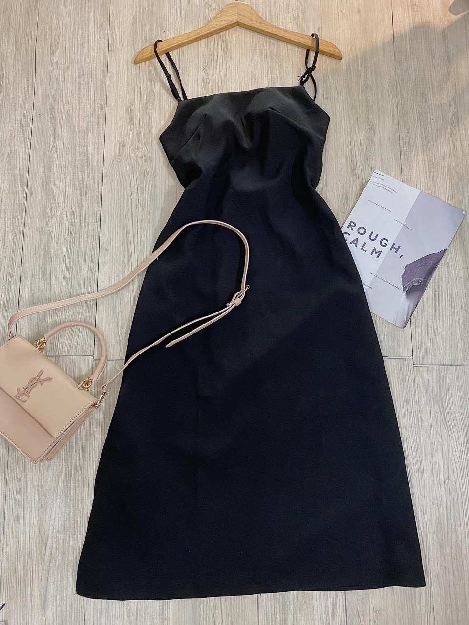 ĐẦM MAXI ĐEN 2 DÂY HỞ LƯNG
