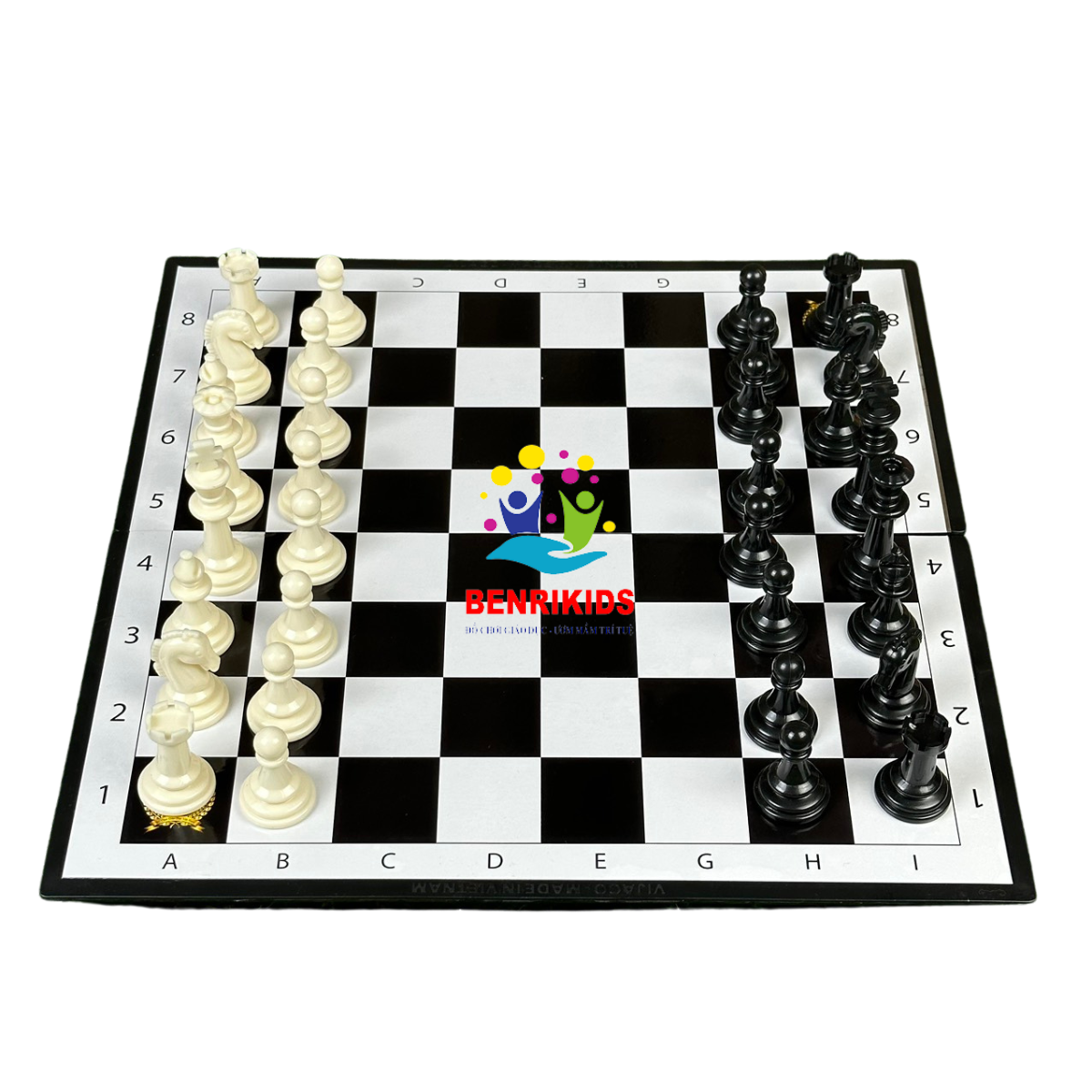 International standard foldable magnetic chess set for all ages board game help children to develop their thinking tactics