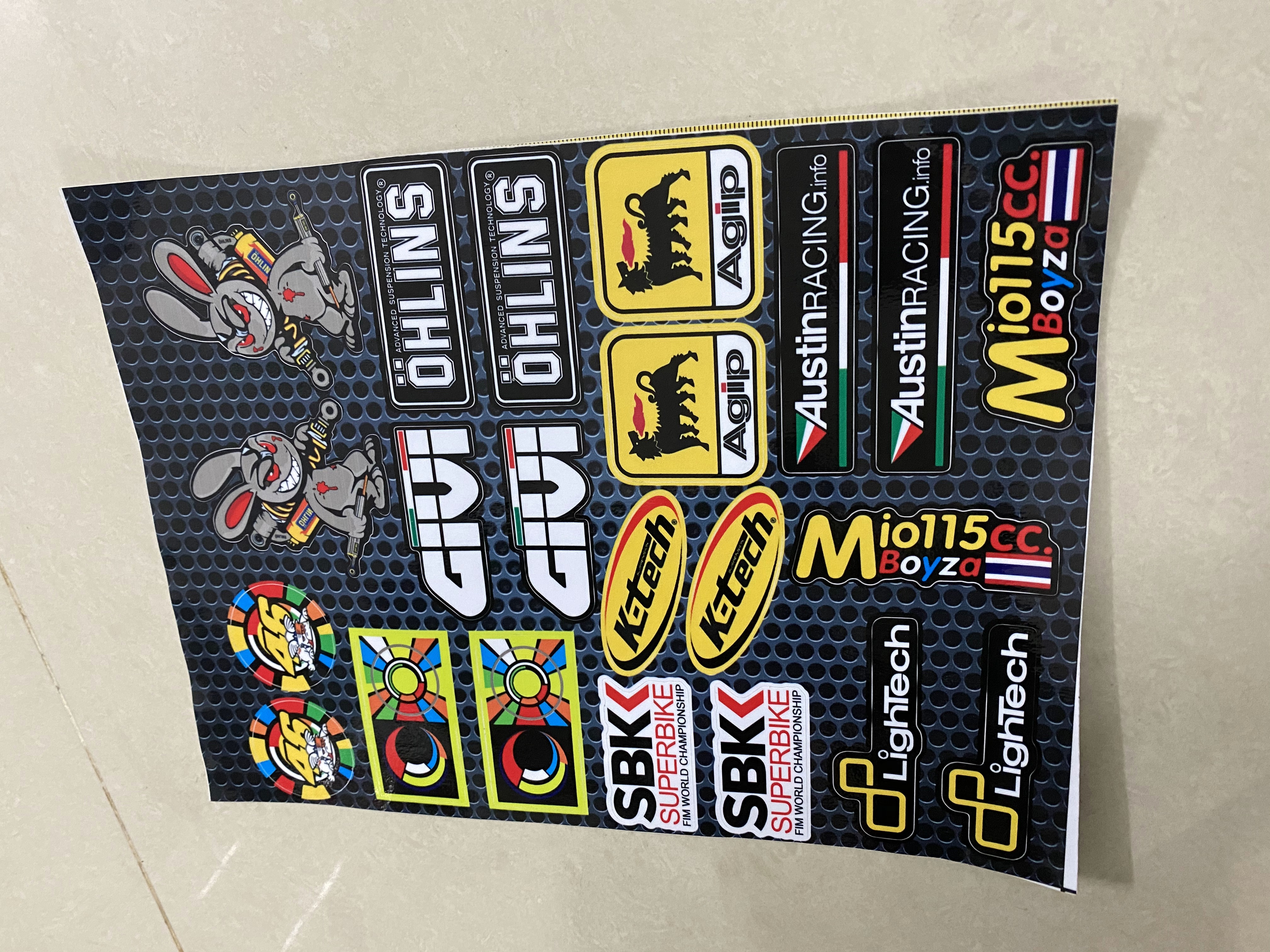 logo sticker thỏ