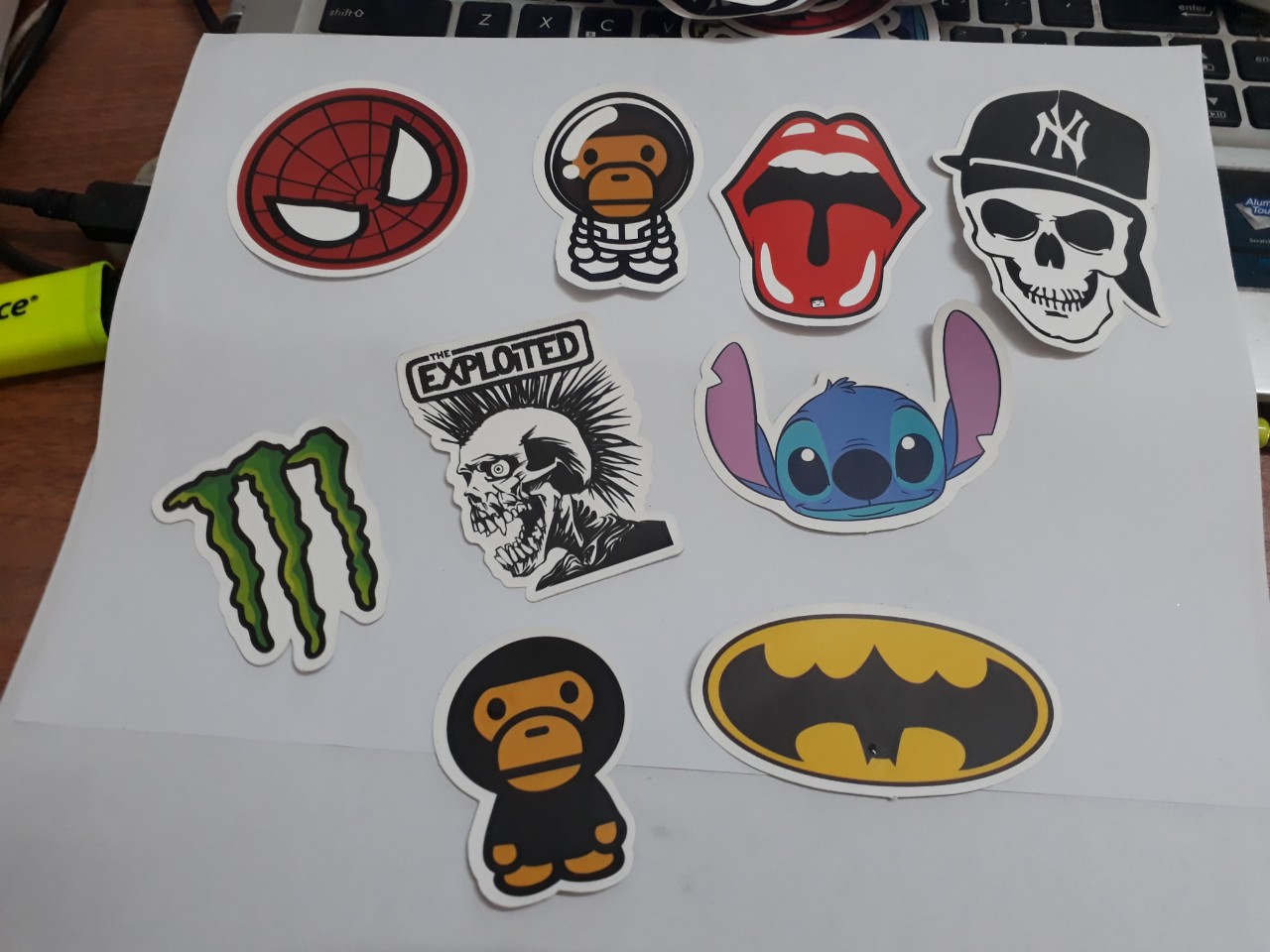 Tem Logo Dán Xe Laptop Nón Bảo Hiểm
