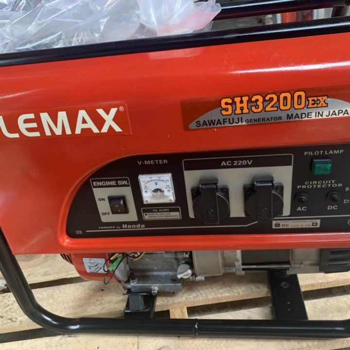 Máy Phát Điện Chạy Xăng 2.2KVA Elemax SH3200EX New