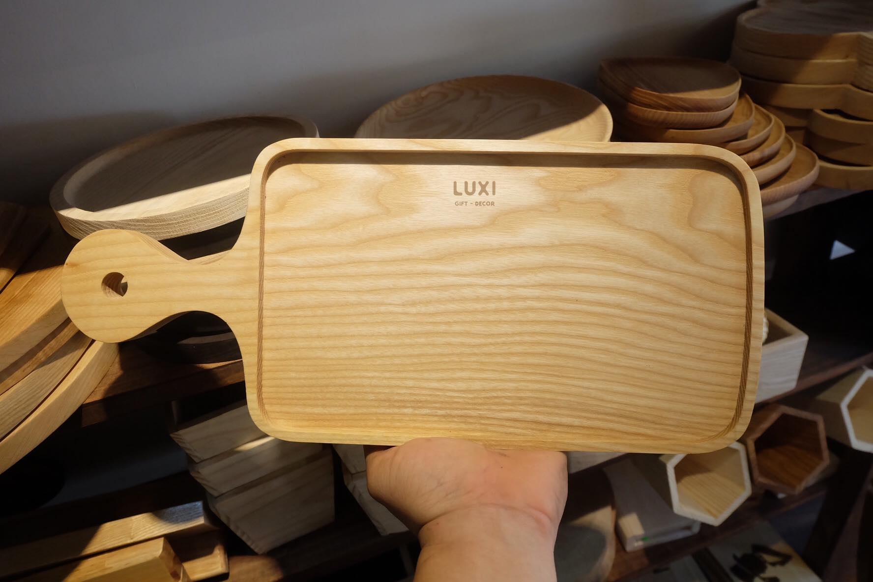 Khay gỗ CN lớn có tay cầm (decor 01) - LUXI decor