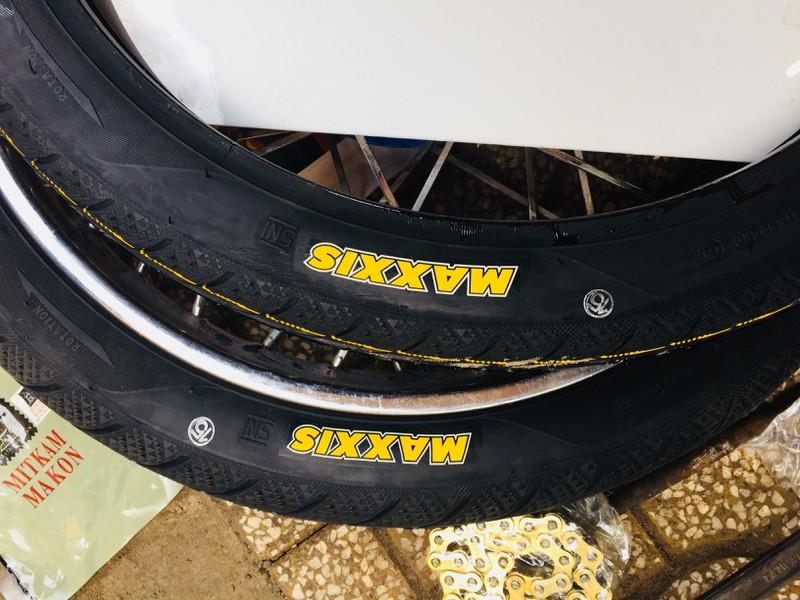 Cặp vỏ xe Maxxis 2 25 17 và 2 50 17