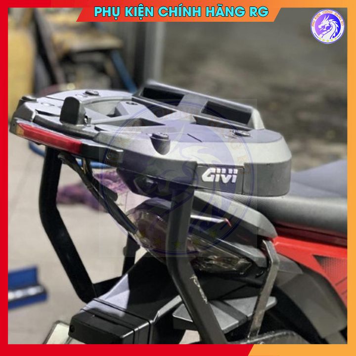 Đế Gắn Thùng Givi M70MN-s Có Đèn led Stop