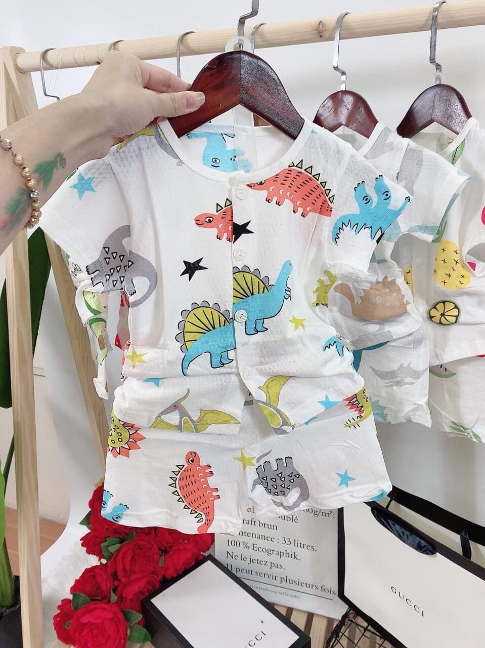 Com bo 3 bộ đồ COTTON GIẤY mềm mịn cho bé trai , bé gái ( 4-15 kg )