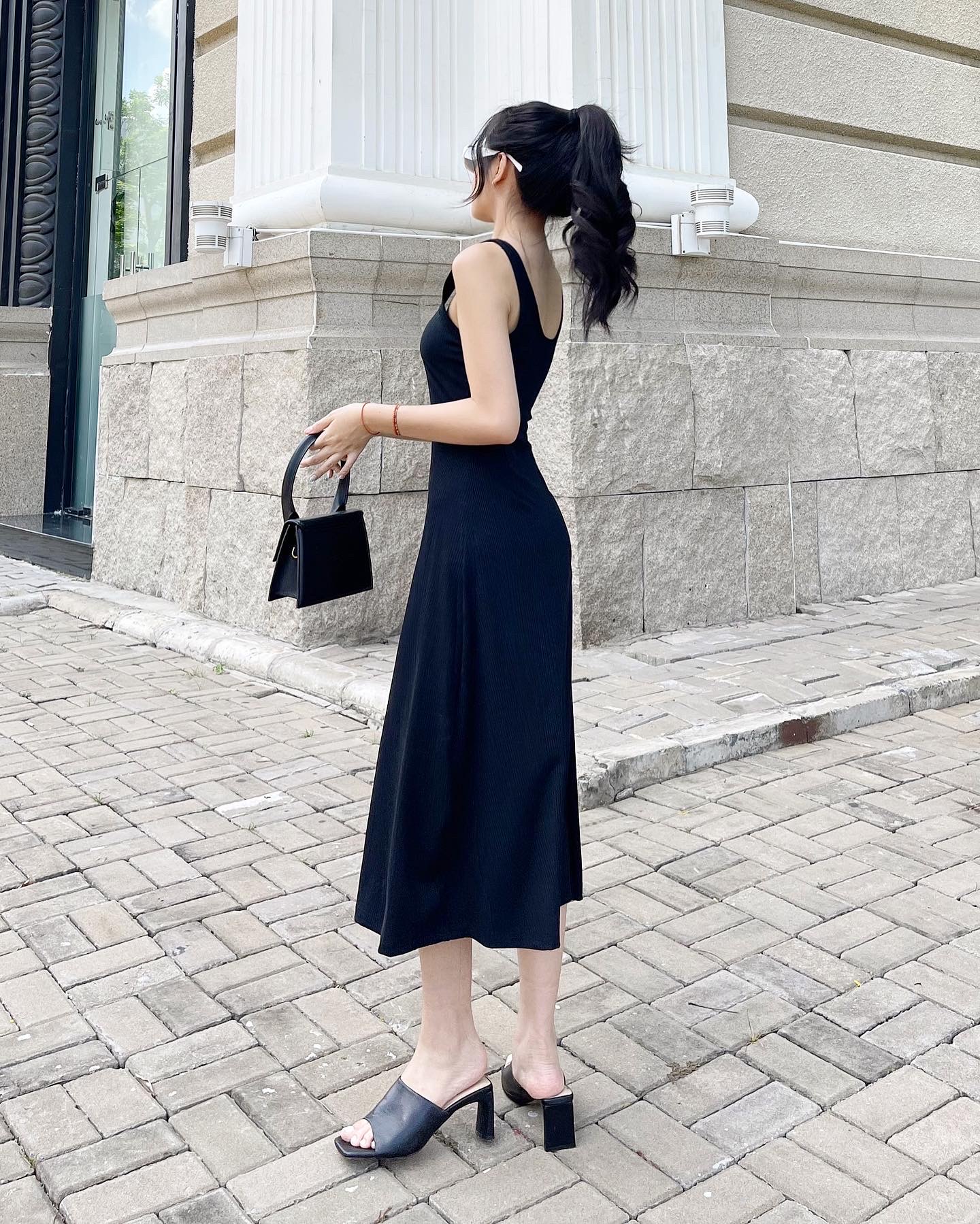 WHITELAZZ |Đầm thun dáng suông màu trắng đen - Layla Basic Dress