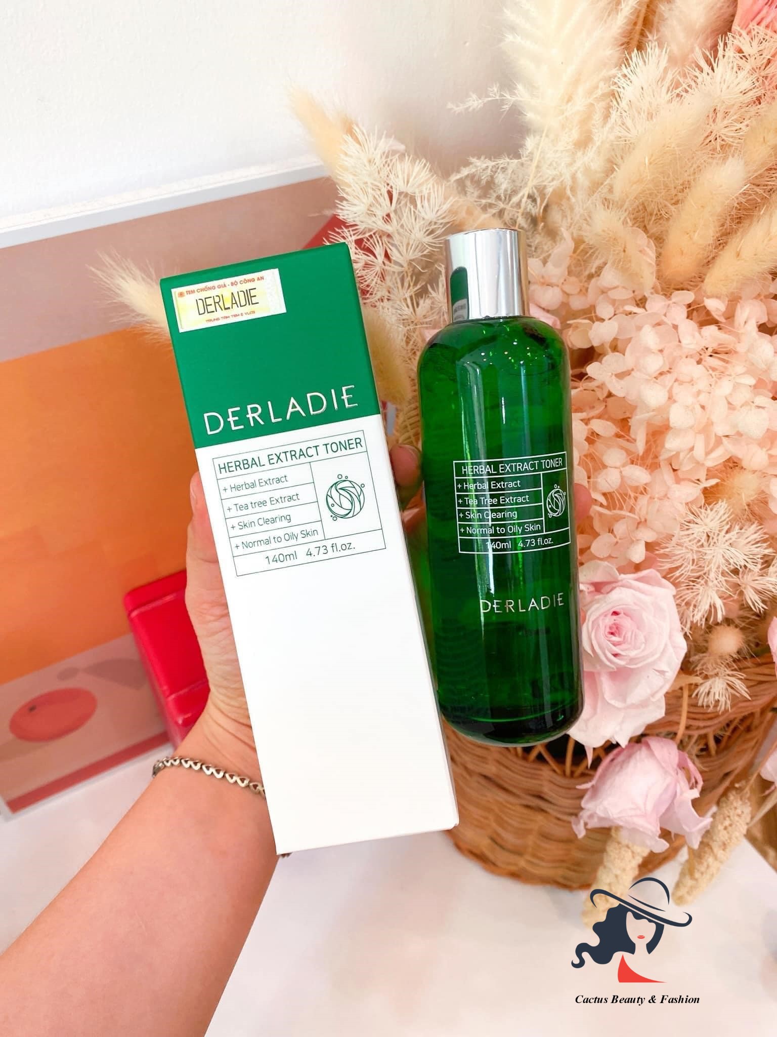 [HCM]Nước hoa hồng Derladie Herbal Extract Toner (Tặng Khăn)